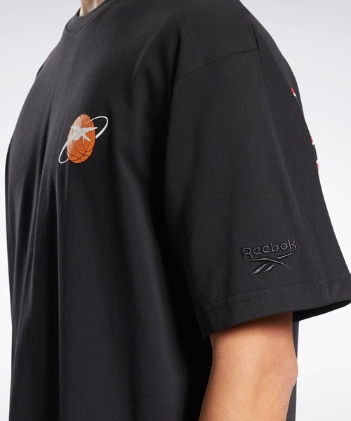 Reebok（リーボック）の「クラシックス バスケットボール ニット Tシャツ / CLASSICS BASKETBALL KNIT T-SHIRT（Tシャツ/カットソー・メンズ・ブラック/アイボリー・SMALL/MEDIUM/LARGE/X-LARGE/XX-LARGE/X-SMALL/XXX-LARGE）」の12枚目の写真