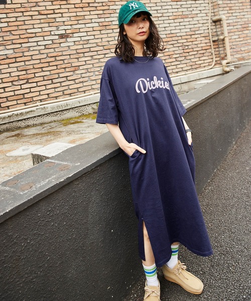 Dickies(ディッキーズ)の「Dickies/ディッキーズ オーバーサイズロゴプリントリブ コットンワンピース(ワンピース・レディース・ブラック/ブルー/オートミール・M)」の3枚目の写真