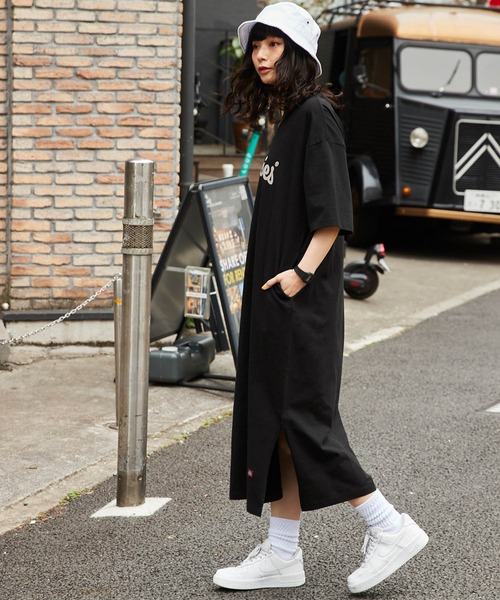 Dickies(ディッキーズ)の「Dickies/ディッキーズ オーバーサイズロゴプリントリブ コットンワンピース(ワンピース・レディース・ブラック/ブルー/オートミール・M)」の14枚目の写真