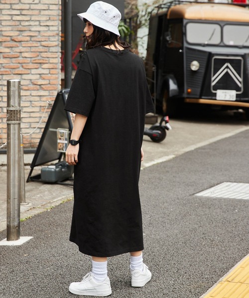 Dickies(ディッキーズ)の「Dickies/ディッキーズ オーバーサイズロゴプリントリブ コットンワンピース(ワンピース・レディース・ブラック/ブルー/オートミール・M)」の15枚目の写真