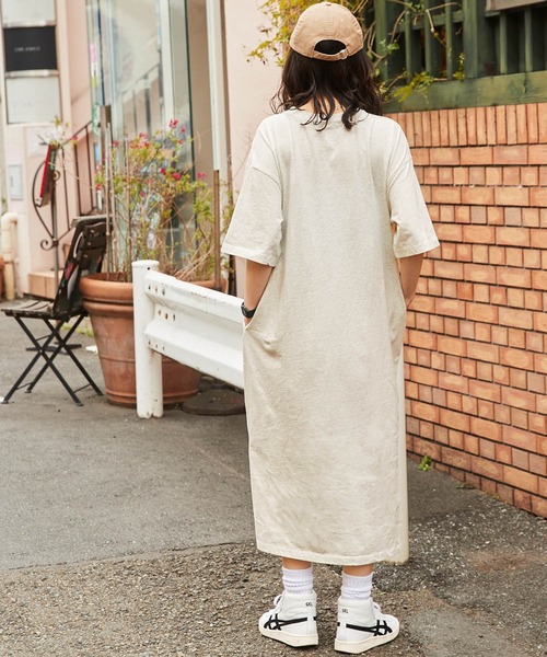 Dickies(ディッキーズ)の「Dickies/ディッキーズ オーバーサイズロゴプリントリブ コットンワンピース(ワンピース・レディース・ブラック/ブルー/オートミール・M)」の20枚目の写真