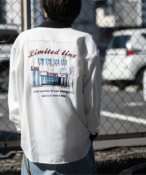 JOHN'S CLOSET（ジョンズクローゼット）の「【a】ナチュラルストレッチポリエステル バック刺繍BOWLING/DRIVINGシャツ　長袖（シャツ/ブラウス・メンズ・グレイッシュベージュ/ホワイト系その他/ベージュ系その他/ホワイト/ブラック/グリーン系その他/ブラック系その他/その他2/その他1/ブルー系その他/グリーン/ブルー・LARGE/MEDIUM）」の3枚目の写真