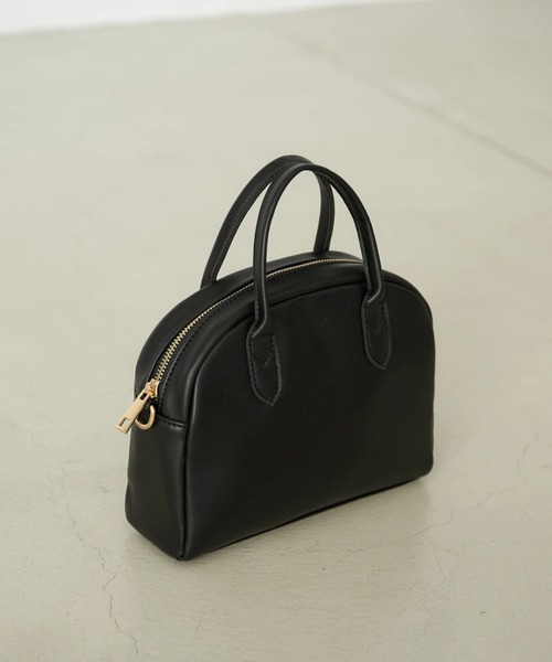 earth music&ecology(アースミュージックアンドエコロジー)の「ラウンドミニボストンバッグ*(トートバッグ・レディース・ブラック/ベージュ/アイボリー・FREE)」の2枚目の写真