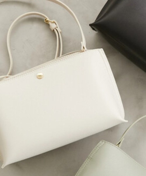 Legato Largo(レガートラルゴ)の「・別注Legato Largo 軽量ショルダーバッグ*(ショルダーバッグ・レディース・ブラック/グリーン/アイボリー・FREE)」の2枚目の写真