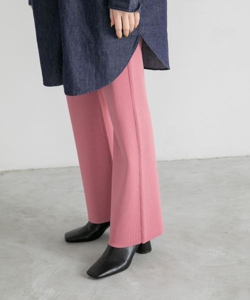 yuw(ユウ)の「ニットフレアパンツ 266621(その他パンツ・レディース・ブラック/グリーン/ピンク・FREE)」の1枚目の写真