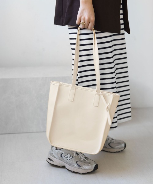 Bab(バブ)の「フェイクレザートートバッグ(トートバッグ・レディース・ブラック/オフホワイト/キャメル・ONESIZE)」の19枚目の写真