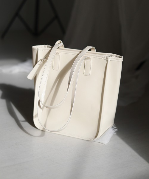 Bab(バブ)の「フェイクレザートートバッグ(トートバッグ・レディース・ブラック/オフホワイト/キャメル・ONESIZE)」の9枚目の写真