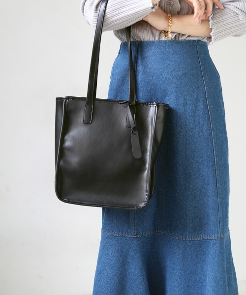 Bab(バブ)の「フェイクレザートートバッグ(トートバッグ・レディース・ブラック/オフホワイト/キャメル・ONESIZE)」の12枚目の写真