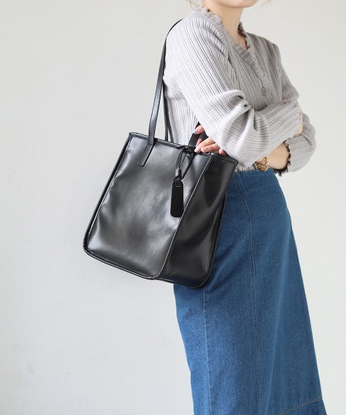 Bab(バブ)の「フェイクレザートートバッグ(トートバッグ・レディース・ブラック/オフホワイト/キャメル・ONESIZE)」の22枚目の写真