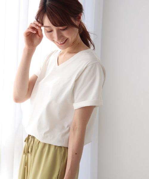 Pierrot(ピエロ)の「シルケットコットンTシャツ Vネック(Tシャツ/カットソー・レディース・オフホワイト/ブラック/グレイッシュベージュ/ネイビー/ピンク・S/M/L)」の16枚目の写真