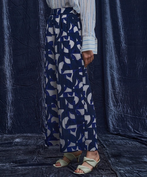 PUBLIC TOKYO（パブリックトウキョウ）の「ジオメアートワイドパンツ/ウォッシャブル（その他パンツ・レディース・パープル/ネイビー・FREE）」の3枚目の写真