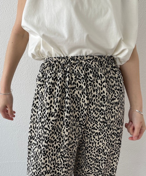 wee9s（ウィークス）の「【セルフカット可能】"osaka" leopard pleats pants / セルフカット可能なレオパードプリーツパンツ（スウェットパンツ・レディース・ブラック/ブルー/アイボリー・FREE）」の16枚目の写真