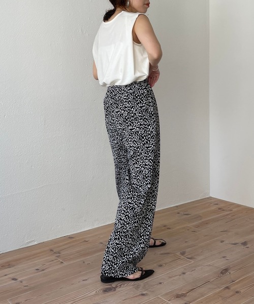wee9s（ウィークス）の「【セルフカット可能】"osaka" leopard pleats pants / セルフカット可能なレオパードプリーツパンツ（スウェットパンツ・レディース・ブラック/ブルー/アイボリー・FREE）」の14枚目の写真