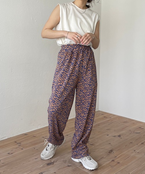 wee9s（ウィークス）の「【セルフカット可能】"osaka" leopard pleats pants / セルフカット可能なレオパードプリーツパンツ（スウェットパンツ・レディース・ブラック/ブルー/アイボリー・FREE）」の12枚目の写真