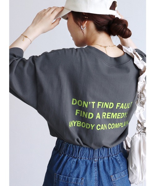 reca(レカ)の「バックプリントロゴロンTシャツ(Tシャツ/カットソー・レディース・ホワイト/チャコール/グレイッシュベージュ/ピンク/ホワイト系その他/オートミール/ホワイト系その他2/グレー系/ブラック/ベージュ系その他/グレー系その他・FREE)」の7枚目の写真