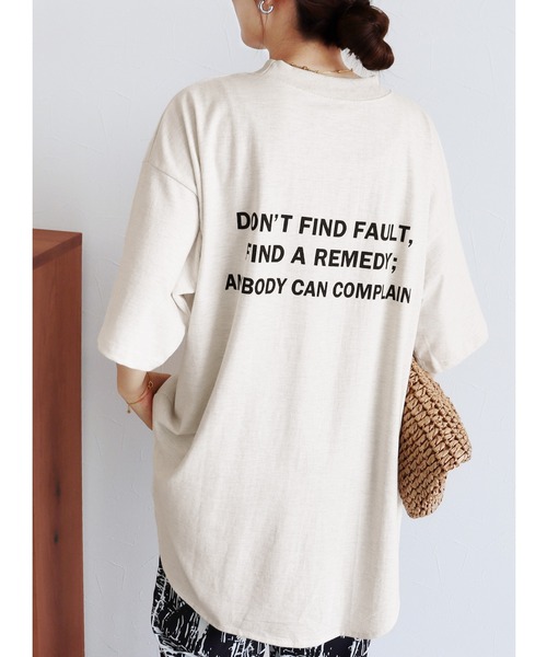 reca(レカ)の「バックプリントロゴロンTシャツ(Tシャツ/カットソー・レディース・ホワイト/チャコール/グレイッシュベージュ/ピンク/ホワイト系その他/オートミール/ホワイト系その他2/グレー系/ブラック/ベージュ系その他/グレー系その他・FREE)」の9枚目の写真