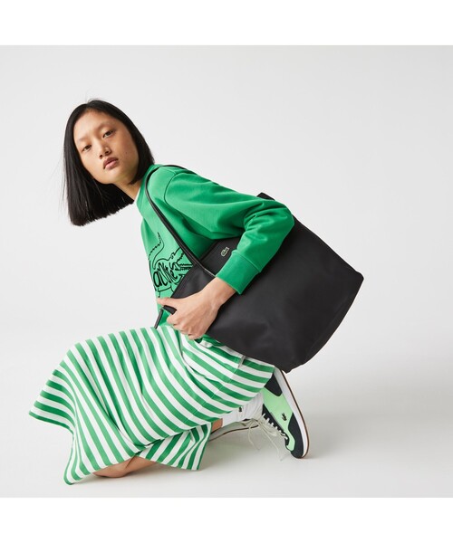 LACOSTE(ラコステ)の「L.12.12 CONCEPT バーティカルトートバッグ(トートバッグ・レディース・ブラック/ダークネイビー/ピンクベージュ/レッド/ダークグリーン・FREE)」の2枚目の写真