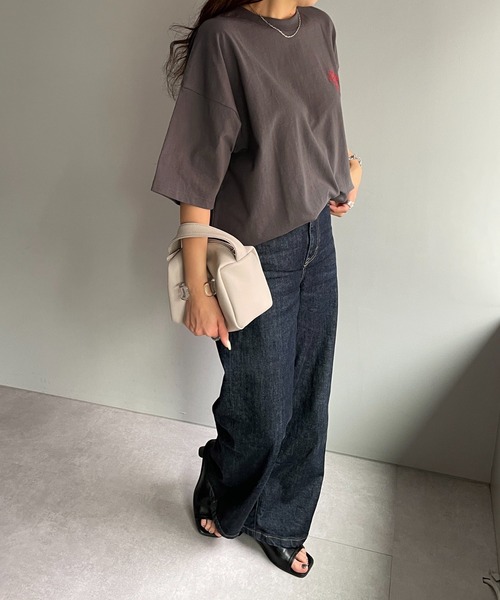 DISCOAT(ディスコート)の「【WEB限定】ワンポイント刺繍半袖Tシャツ(Tシャツ/カットソー・レディース・ホワイト/チャコールグレー/ライトグレー/オフホワイト/ネイビー・FREE)」の20枚目の写真