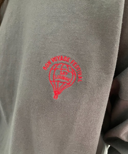 DISCOAT(ディスコート)の「【WEB限定】ワンポイント刺繍半袖Tシャツ(Tシャツ/カットソー・レディース・ホワイト/チャコールグレー/ライトグレー/オフホワイト/ネイビー・FREE)」の11枚目の写真