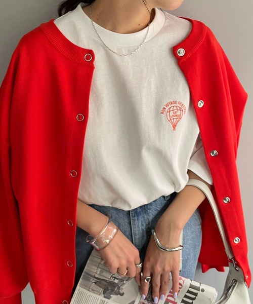 DISCOAT(ディスコート)の「【WEB限定】ワンポイント刺繍半袖Tシャツ(Tシャツ/カットソー・レディース・ホワイト/チャコールグレー/ライトグレー/オフホワイト/ネイビー・FREE)」の7枚目の写真