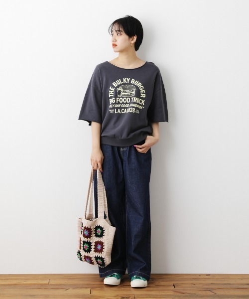 RODEO CROWNS WIDE BOWL（ロデオクラウンズワイドボウル）の「BURGERカットオフスウェットトップス（Tシャツ/カットソー・レディース・グリーン/ブラック/オフホワイト・FREE）」の4枚目の写真