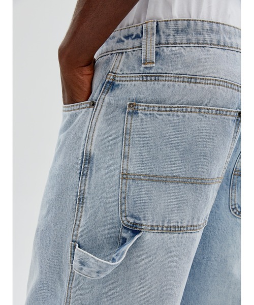 Guess(ゲス)の「GUESS Originals Kit Carpenter Denim Pants(デニムパンツ・メンズ・ライトインディゴブルー・32inch/30inch/31inch/29inch/33inch)」の5枚目の写真