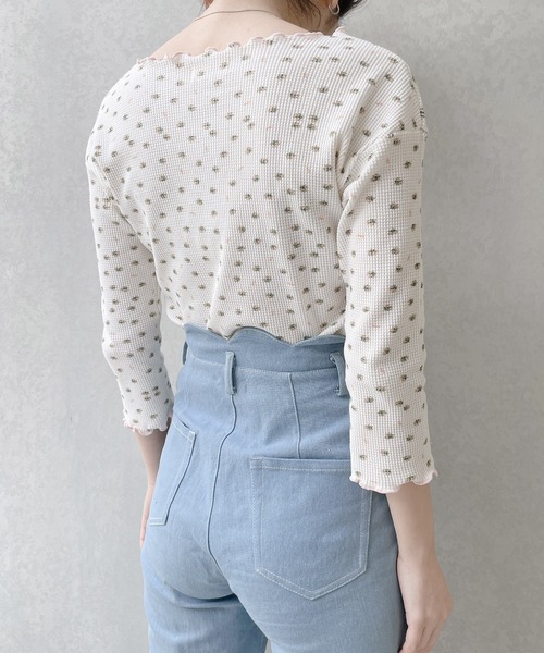 PAIN（ペイン）の「フラワーサーマルトップス（Tシャツ/カットソー・レディース・アイボリー/ブラック/ブルー・FREE）」の9枚目の写真