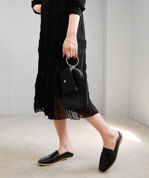 alala(アララ)の「メタリックローファー/かかとが踏めるバブーシュ ◇(ローファー・レディース・ブラック/シルバー/ゴールド・S/M/L/LL)」の18枚目の写真