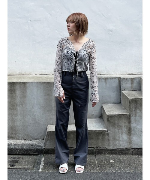 ENVYM（アンビー）の「フロントリボンＢＬ（シャツ/ブラウス・レディース・ブラウン/グレー・FREE）」の10枚目の写真