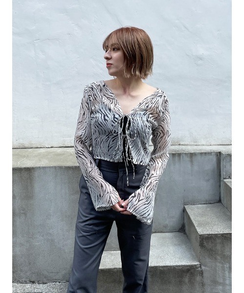 ENVYM（アンビー）の「フロントリボンＢＬ（シャツ/ブラウス・レディース・ブラウン/グレー・FREE）」の7枚目の写真