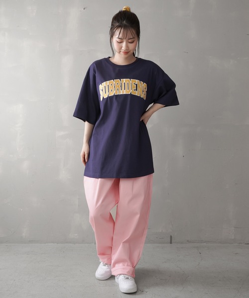 SPINNS（スピンズ）の「【ゆったりシルエット】SUBRIDENSカレッジロゴ オーバーサイズTシャツ（Tシャツ/カットソー・レディース・ブラック/ネイビー/オフホワイト/オレンジ/ブルー・M/L）」の14枚目の写真