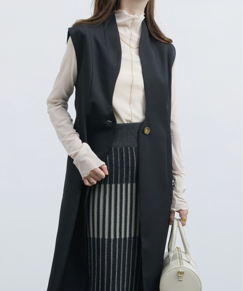 NEUNA（ヌナ）の「【ラウンドカットが鮮度を上げる。】ラウンドカーブロングジレ（ノーカラージャケット・レディース・ブラック/アイボリー/ブラウン・SMALL/FREE）」の2枚目の写真