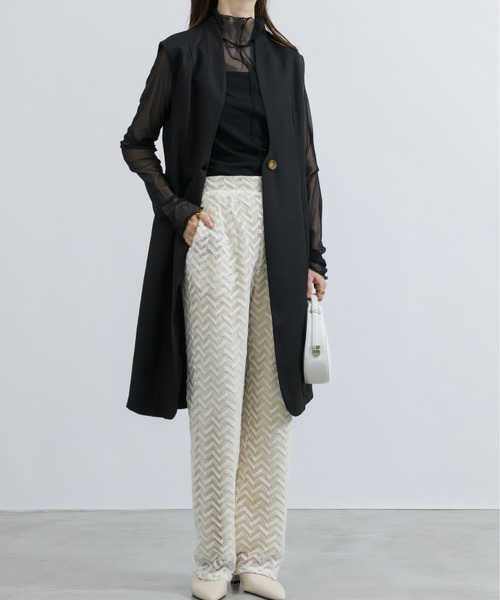 NEUNA（ヌナ）の「【ラウンドカットが鮮度を上げる。】ラウンドカーブロングジレ（ノーカラージャケット・レディース・ブラック/アイボリー/ブラウン・SMALL/FREE）」の8枚目の写真