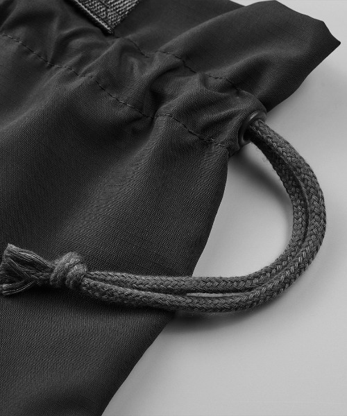 KLON（クローン）の「KLON SUSTAINABLE DRAWSTRING TOTE（エコバッグ/サブバッグ・レディース・ブラック・FREE）」の4枚目の写真