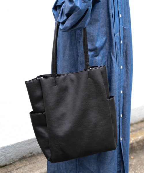 polka polka(ポルカポルカ)の「polka polka / ポルカポルカ 収納上手 ポケット トートバッグ レザー Storage tote SDI(トートバッグ・レディース・ブラック/ベージュ/グレー/グレイッシュベージュ/チャコール/シルバー・FREE)」の2枚目の写真