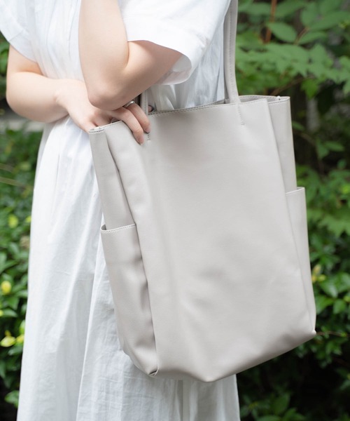 polka polka(ポルカポルカ)の「polka polka / ポルカポルカ 収納上手 ポケット トートバッグ レザー Storage tote SDI(トートバッグ・レディース・ブラック/ベージュ/グレー/グレイッシュベージュ/チャコール/シルバー・FREE)」の19枚目の写真