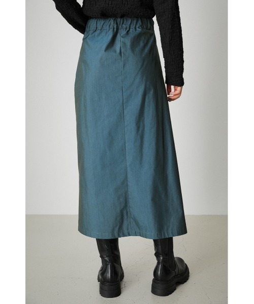 AZUL by moussy（アズールバイマウジー）の「SHIRRING CHAMBRAY MIDI SKIRT/シャーリングシャンブレーミディスカート（スカート・レディース・ダークグリーン/ベージュ・SMALL/MEDIUM）」の17枚目の写真