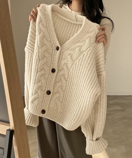 EPICKS（エピックス）の「ケーブル編みボリュームスリーブカーディガン（カーディガン/ボレロ・レディース・グレー/アイボリー/ピンク・F）」の10枚目の写真