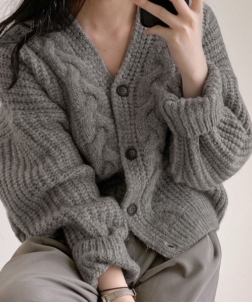 EPICKS（エピックス）の「ケーブル編みボリュームスリーブカーディガン（カーディガン/ボレロ・レディース・グレー/アイボリー/ピンク・F）」の12枚目の写真