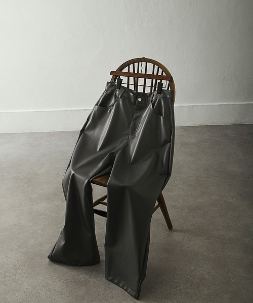 NILWAY（ニルウェイ）の「プライムPUレザーワイドストレートパンツ（その他パンツ・メンズ・ブラック/カーキ/チャコール・SMALL/MEDIUM/LARGE）」の3枚目の写真