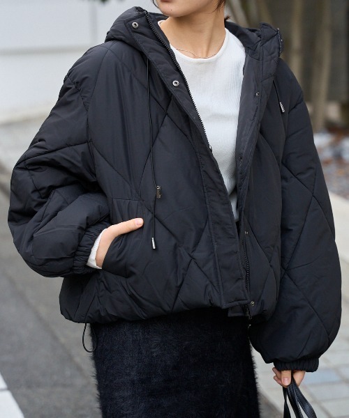 ダイヤキルト中綿ショートジャケット（ダウンジャケット/コート