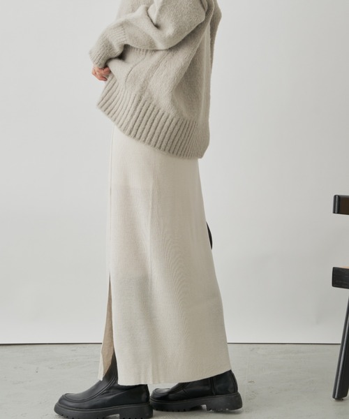 CLEARIMPRESSION （クリアインプレッション）の「フロントスリットニットナロースカート（スカート・レディース・アイボリー/グリーン/ブラック・FREE）」の7枚目の写真
