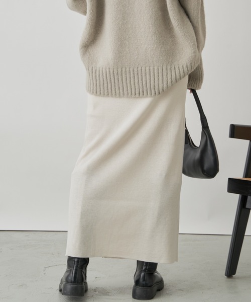CLEARIMPRESSION （クリアインプレッション）の「フロントスリットニットナロースカート（スカート・レディース・アイボリー/グリーン/ブラック・FREE）」の9枚目の写真