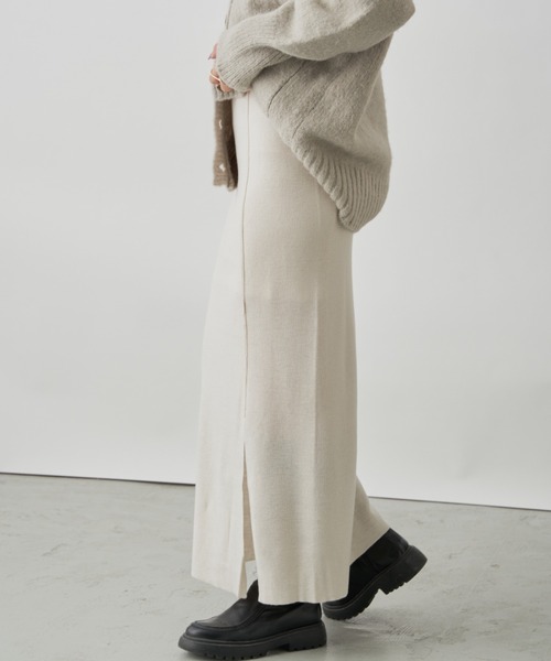 CLEARIMPRESSION （クリアインプレッション）の「フロントスリットニットナロースカート（スカート・レディース・アイボリー/グリーン/ブラック・FREE）」の8枚目の写真