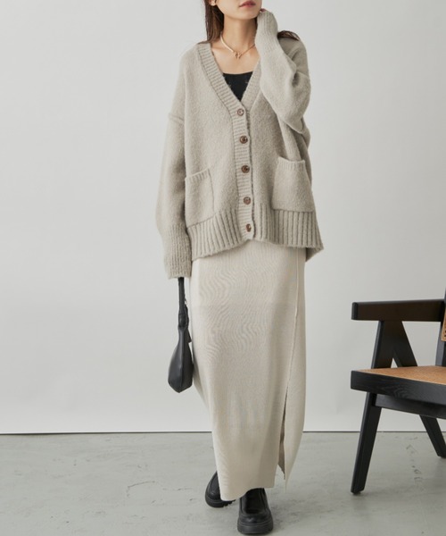 CLEARIMPRESSION （クリアインプレッション）の「フロントスリットニットナロースカート（スカート・レディース・アイボリー/グリーン/ブラック・FREE）」の11枚目の写真