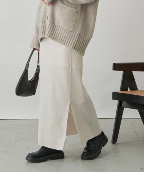 CLEARIMPRESSION （クリアインプレッション）の「フロントスリットニットナロースカート（スカート・レディース・アイボリー/グリーン/ブラック・FREE）」の6枚目の写真