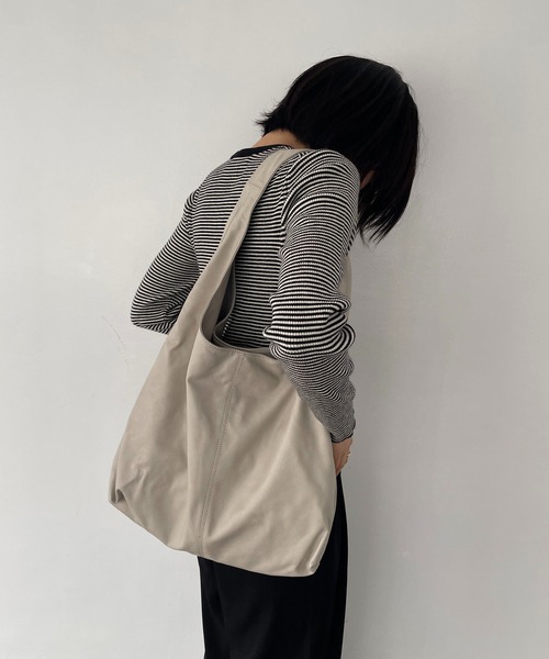 EFOLE(エフォル)の「【軽量/大容量/PC収納】ワンハンドル ビッグ ショルダーバッグ(ショルダーバッグ・レディース・ライトグレー/ベージュ/ブラック・FREE)」の16枚目の写真