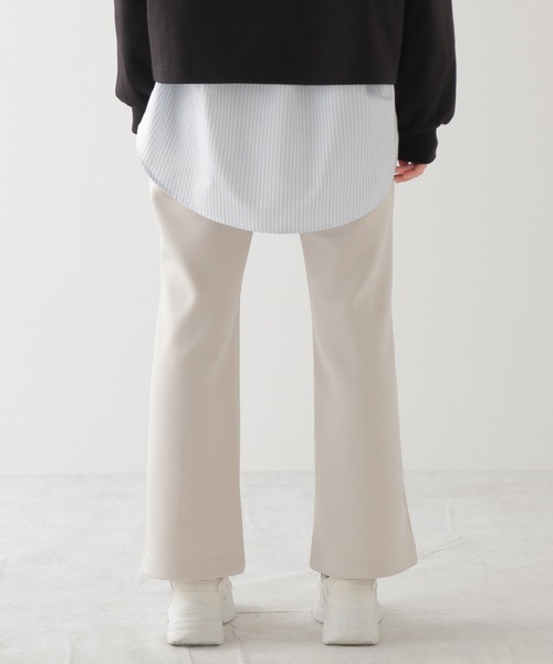 Honeys（ハニーズ）の「フレアパンツ（股下６４ｃｍ）（その他パンツ・レディース・ブラック/アイボリー/グレイッシュベージュ/グリーン・SS/S/M/L/LL）」の13枚目の写真