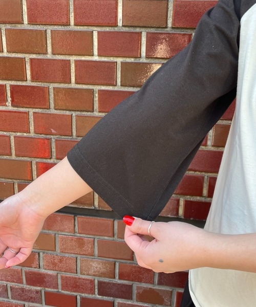 PEANUTS(ピーナッツ)の「【PEANUTS/ピーナッツ】ラグランプリントロゴT(Tシャツ/カットソー・レディース・ブラック/レッド/グリーン・FREE)」の21枚目の写真