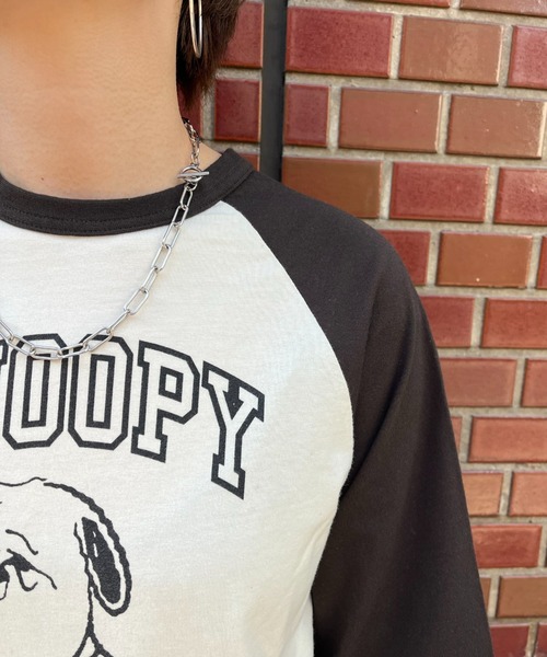 PEANUTS(ピーナッツ)の「【PEANUTS/ピーナッツ】ラグランプリントロゴT(Tシャツ/カットソー・レディース・ブラック/レッド/グリーン・FREE)」の19枚目の写真